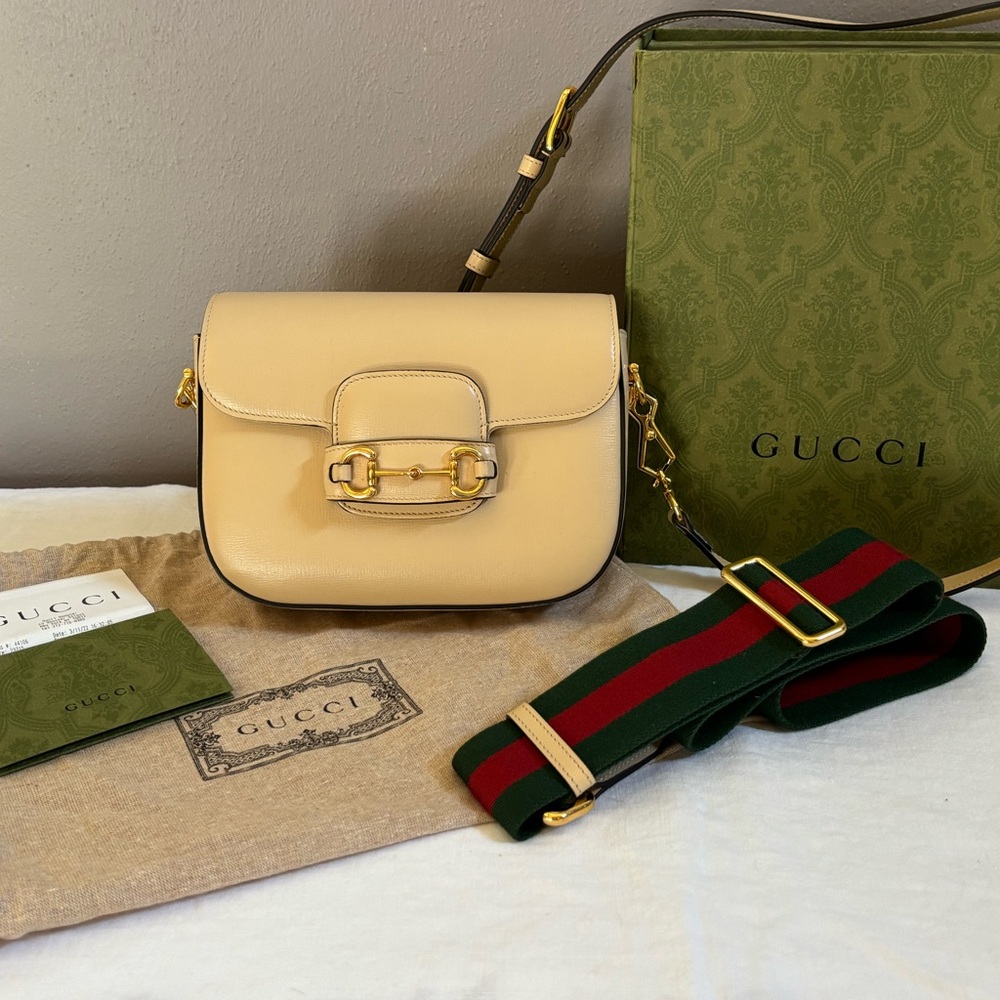 Authentic Gucci Cream Leather Crossbody with Gold Horsebit